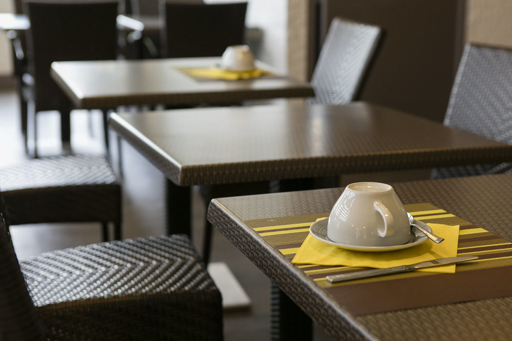 Le Charollais Motel Restaurant Contact-Hotel Vitry-en-Charollais Eksteriør billede